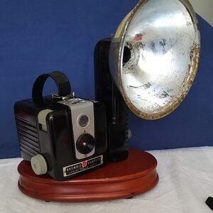 Bakelite camera titled 'Brownie Hawkeye Flash Model' by Kodak